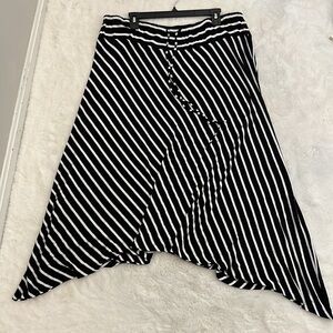 The Avenue long skirt w/ drawstring waist NWT size 18/20